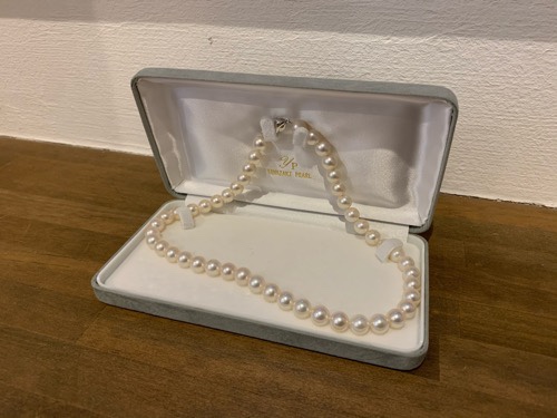 冠婚葬祭用の真珠のネックレス